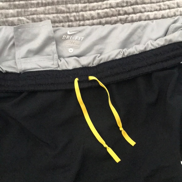 Nike Running Shorts - Picture 4 of 5